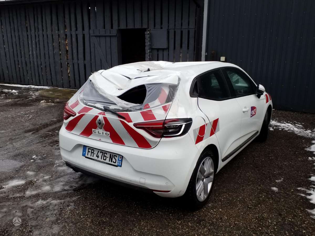 Renault Clio по частям