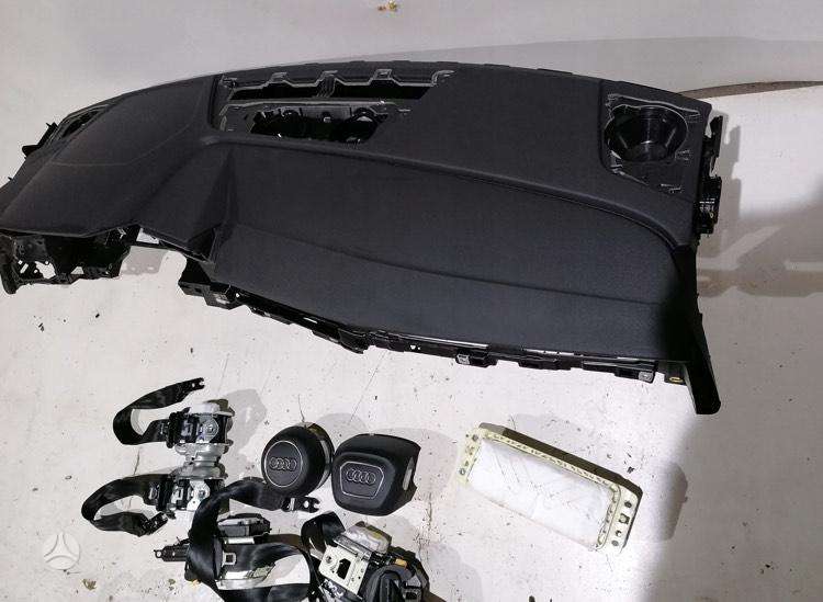 Audi A3 panelė, oro pagalvės, saugos diržai
