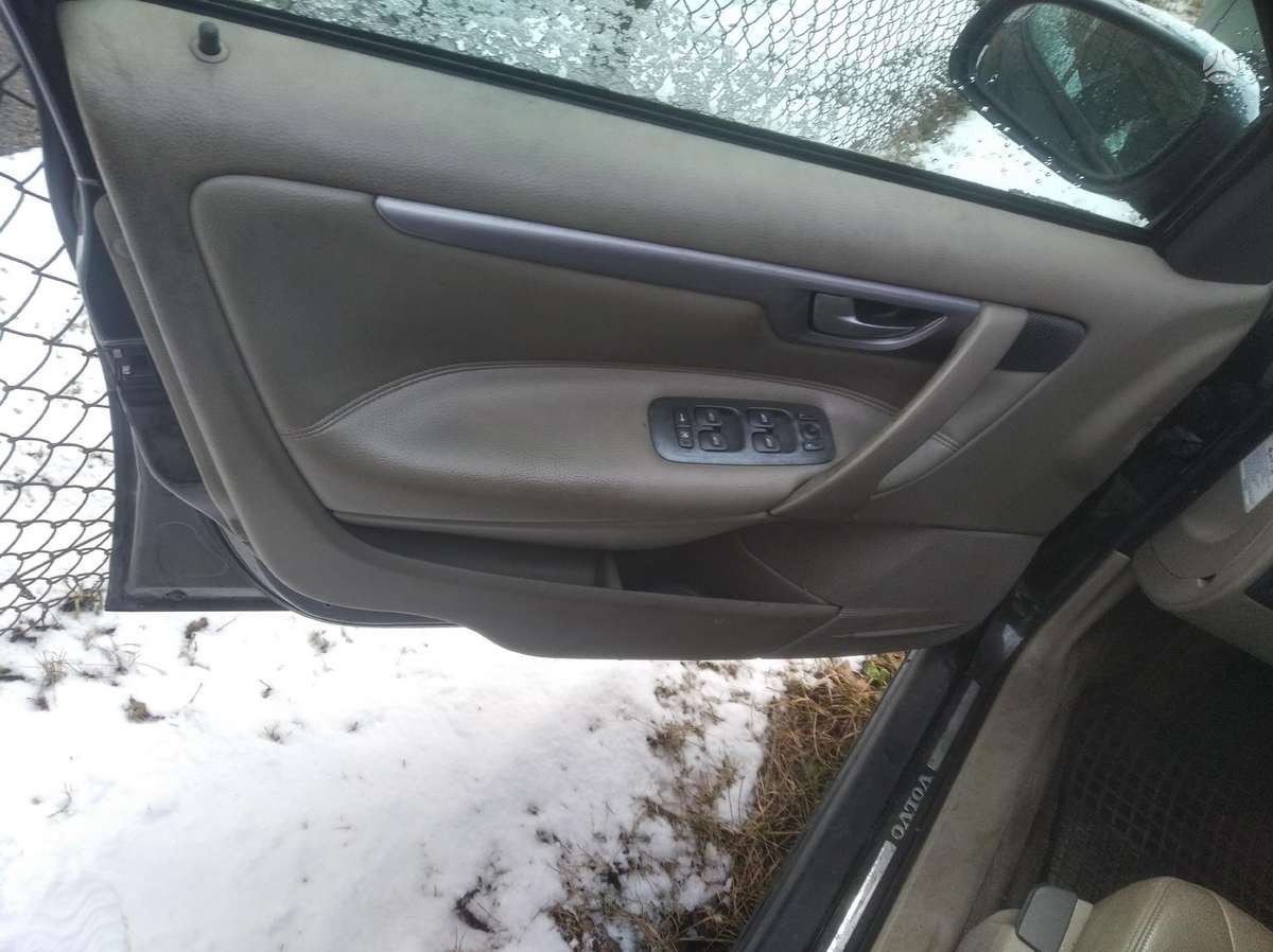Volvo S60 for parts