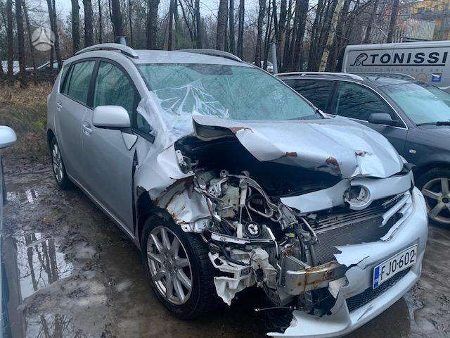 Toyota Verso dalimis