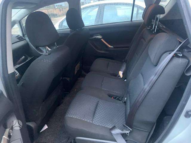 Toyota Verso dalimis