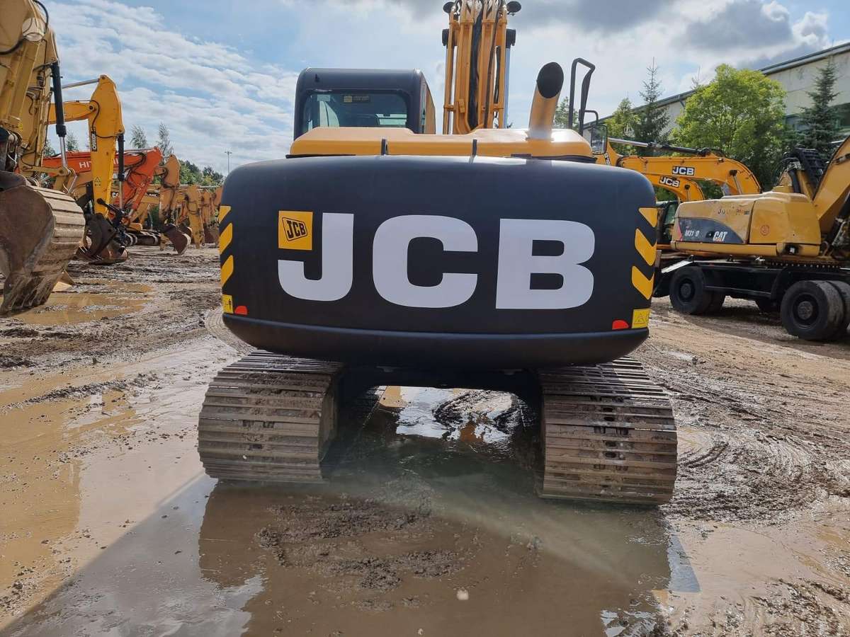 JCB JS130LC, excavator