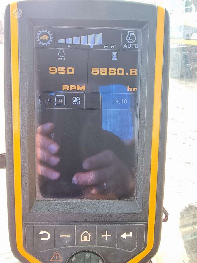 JCB JS130LC, excavator