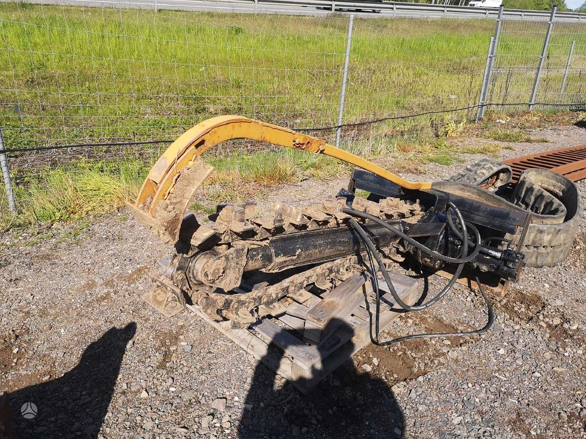 Bobcat 153, brooms / brushes