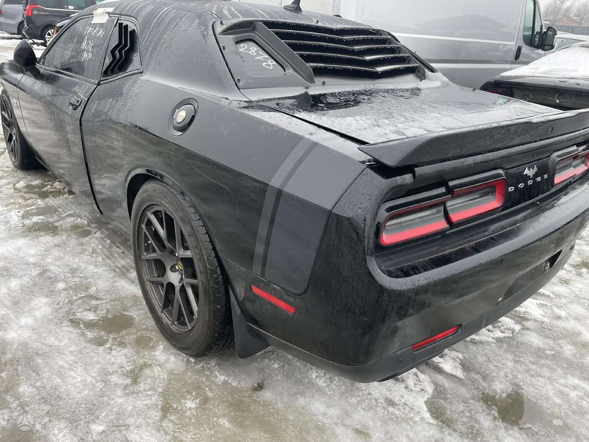 Dodge Challenger for parts