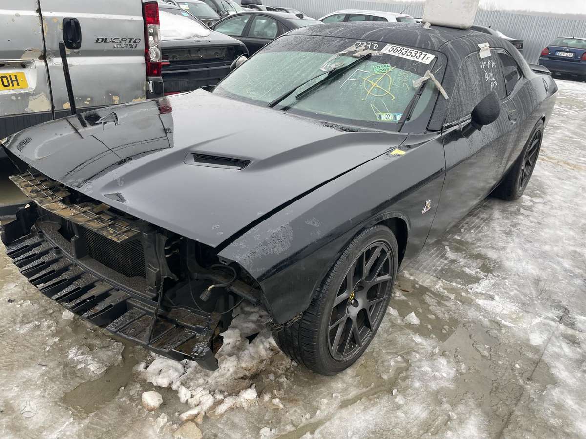 Dodge Challenger dalimis