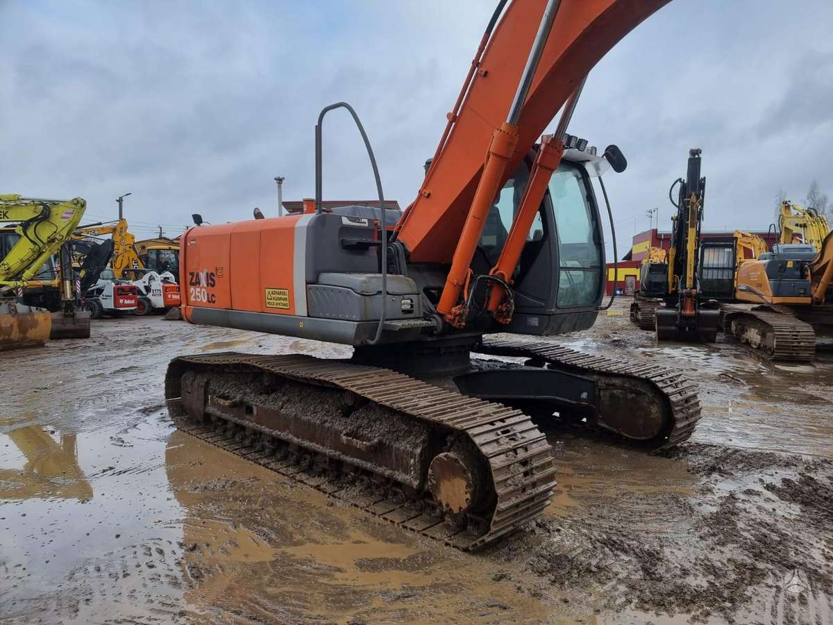 Hitachi X250LC-3, экскаваторы
