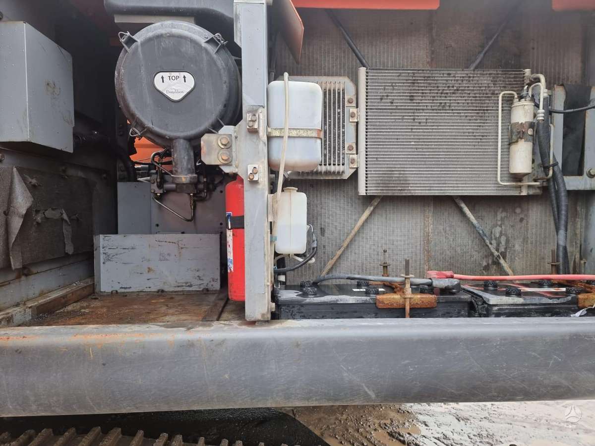 Hitachi X250LC-3, excavator