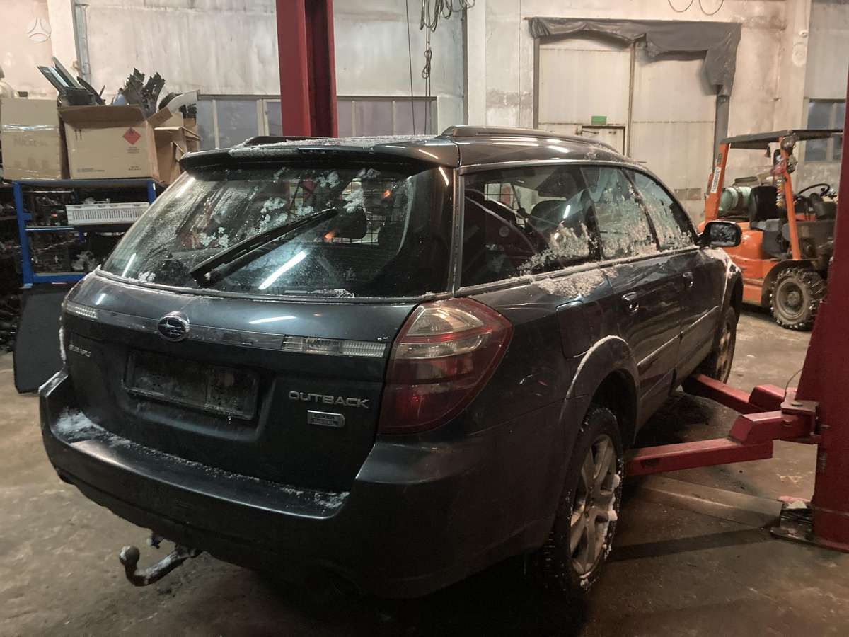Subaru Outback Xenon žibintai kablys