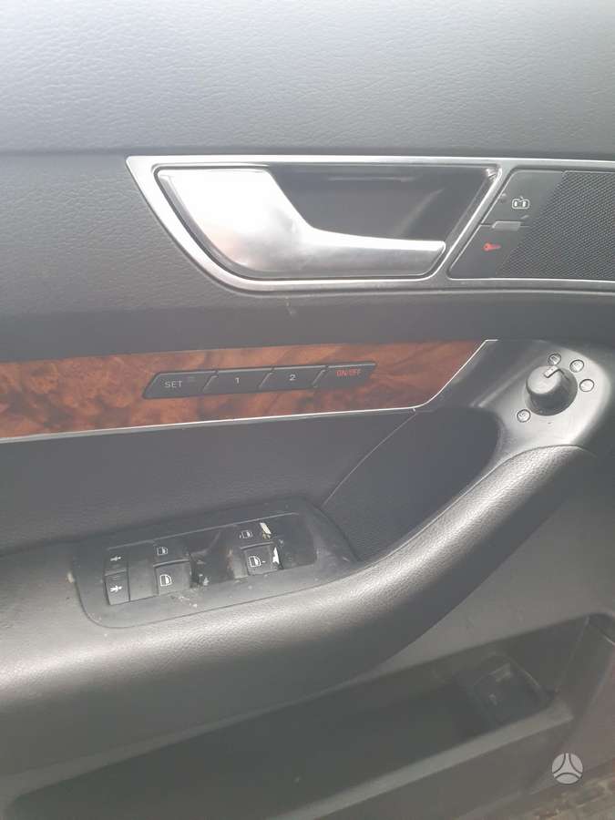 Audi A6 dalimis. Orine pakaba