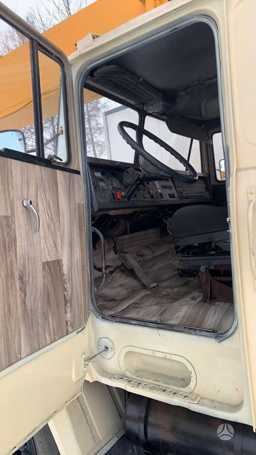 Kraz 250, kranai