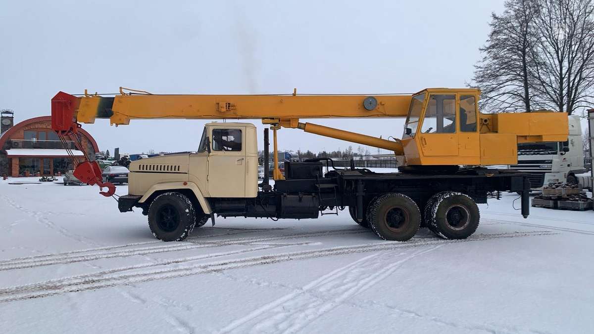 Kraz 250, kranai