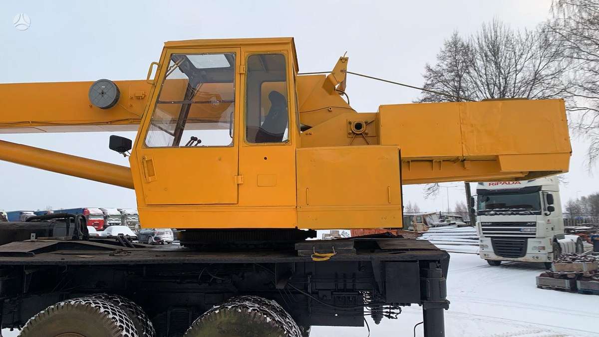 Kraz 250, kranai