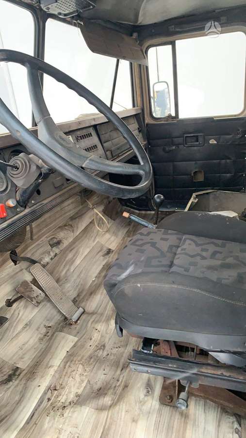 Kraz 250, crane
