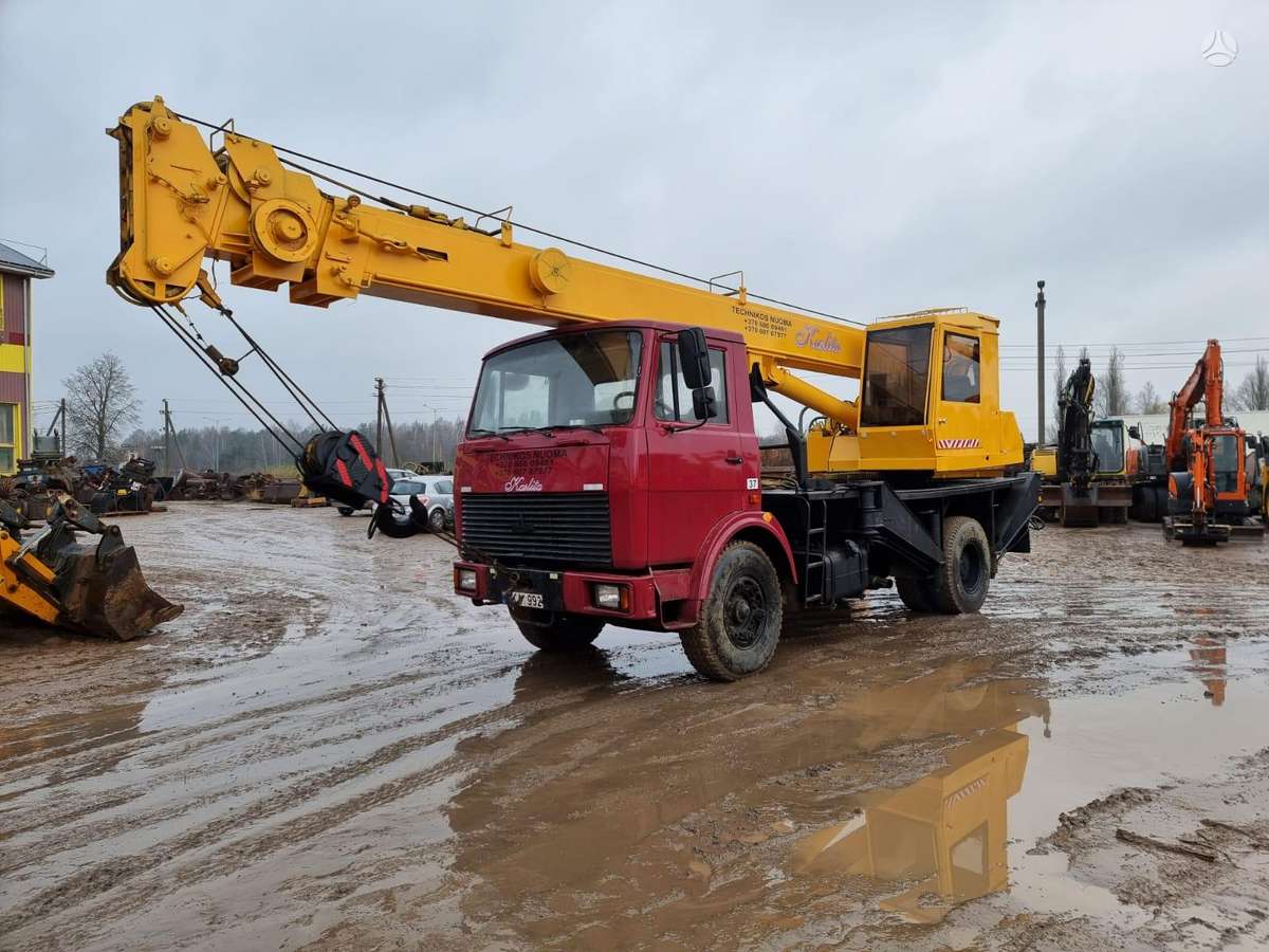 MAZ 5337, краны