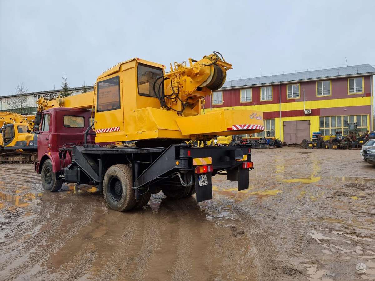 MAZ 5337, crane
