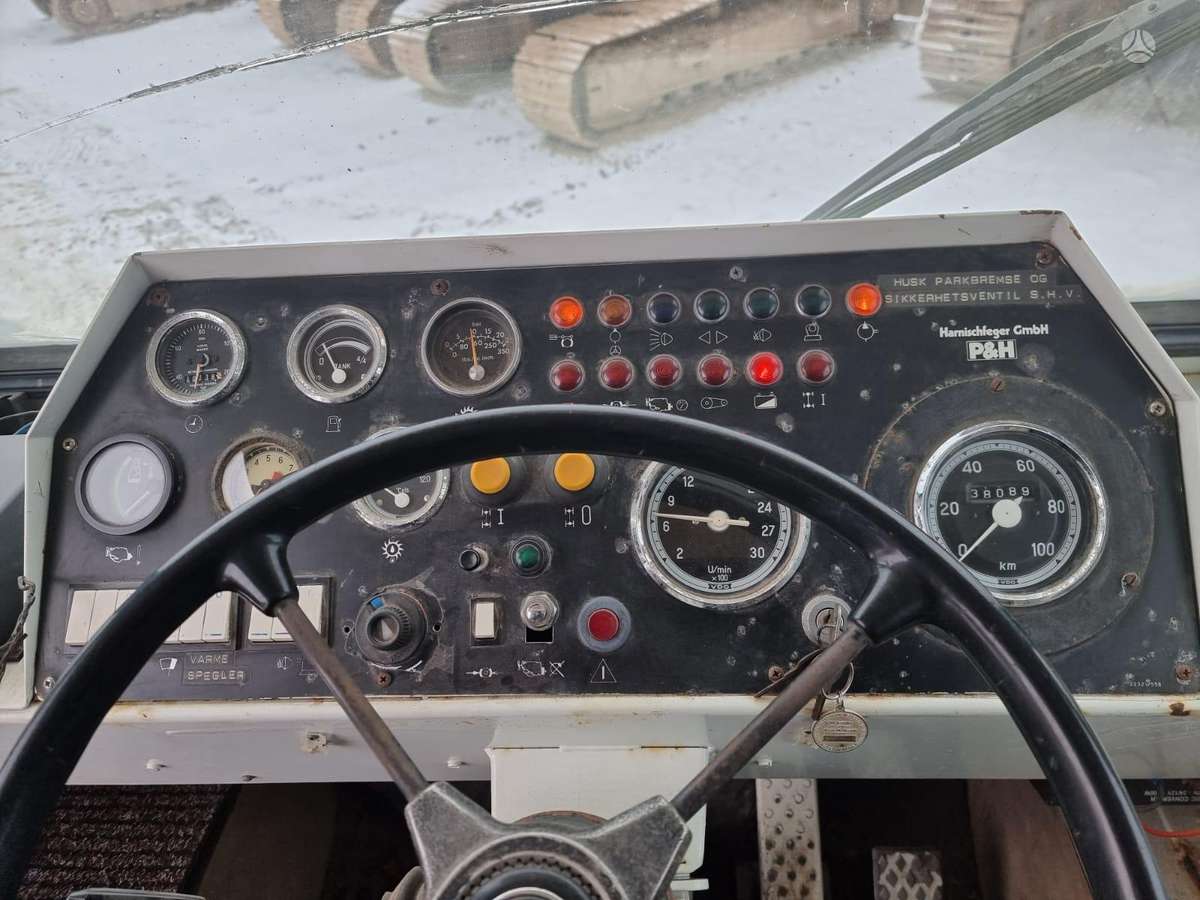 P & H Omega 520 4x4, crane