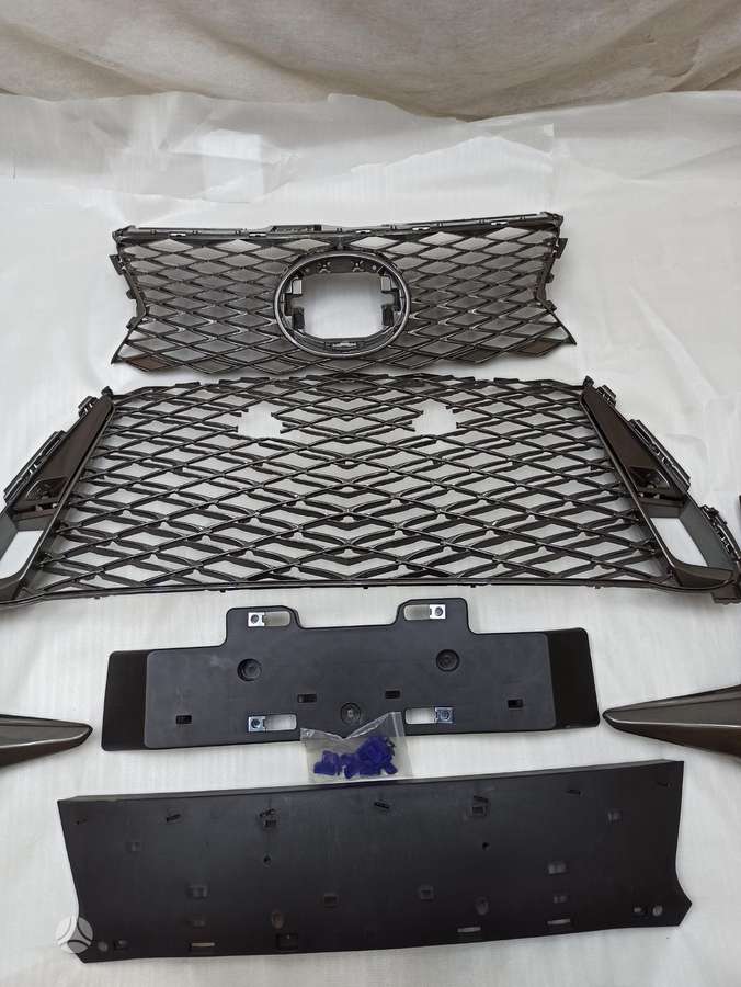 Lexus IS klasė body parts