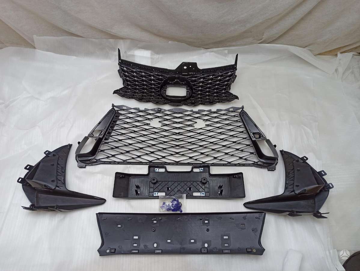 Lexus IS klasė body parts