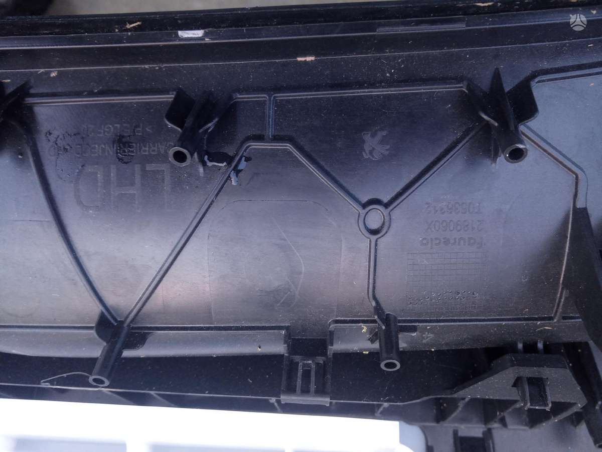 Peugeot 208 lights