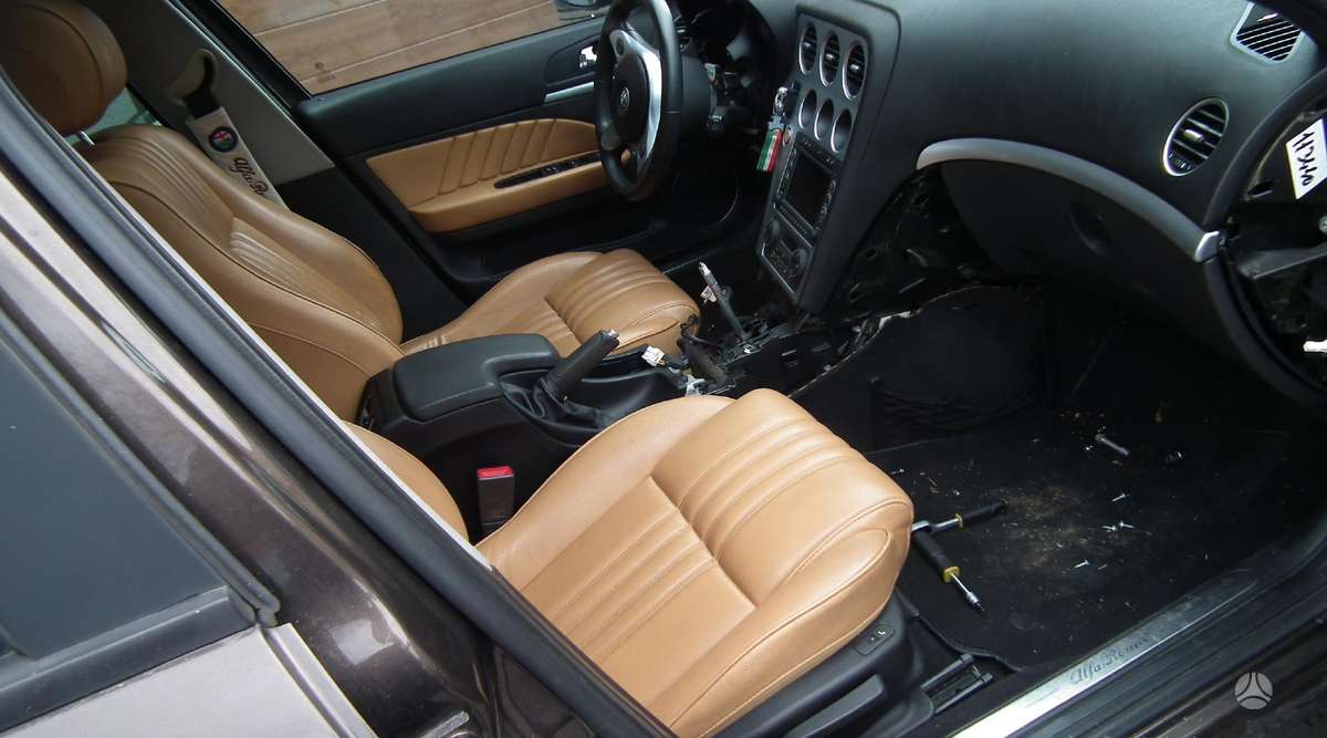 Alfa Romeo 159