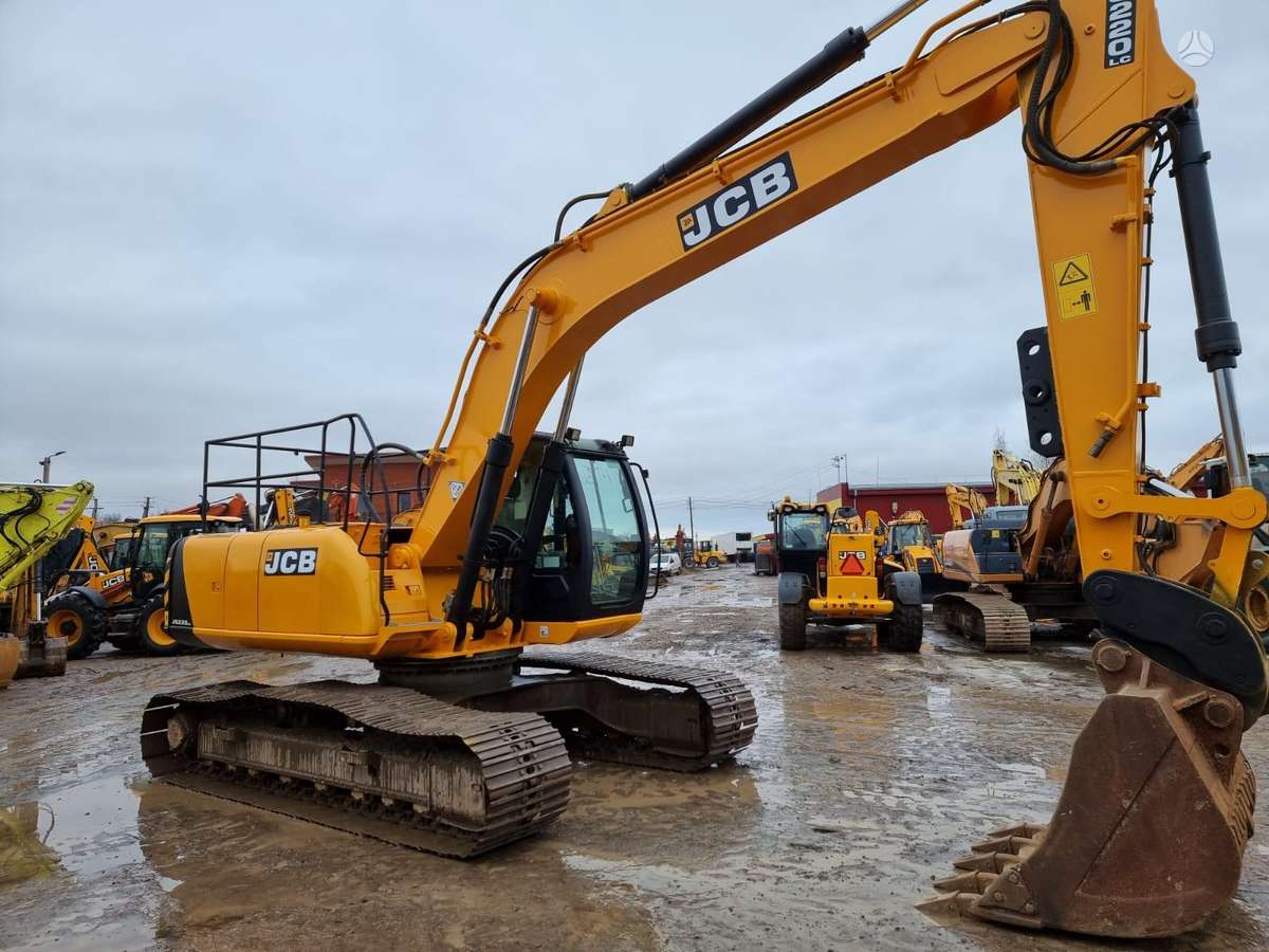 JCB JS220LC, ekskavatoriai