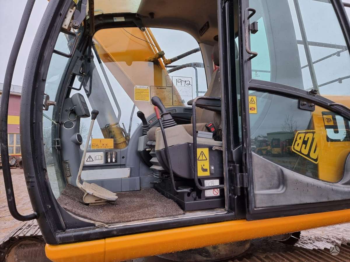 JCB JS220LC, ekskavatori