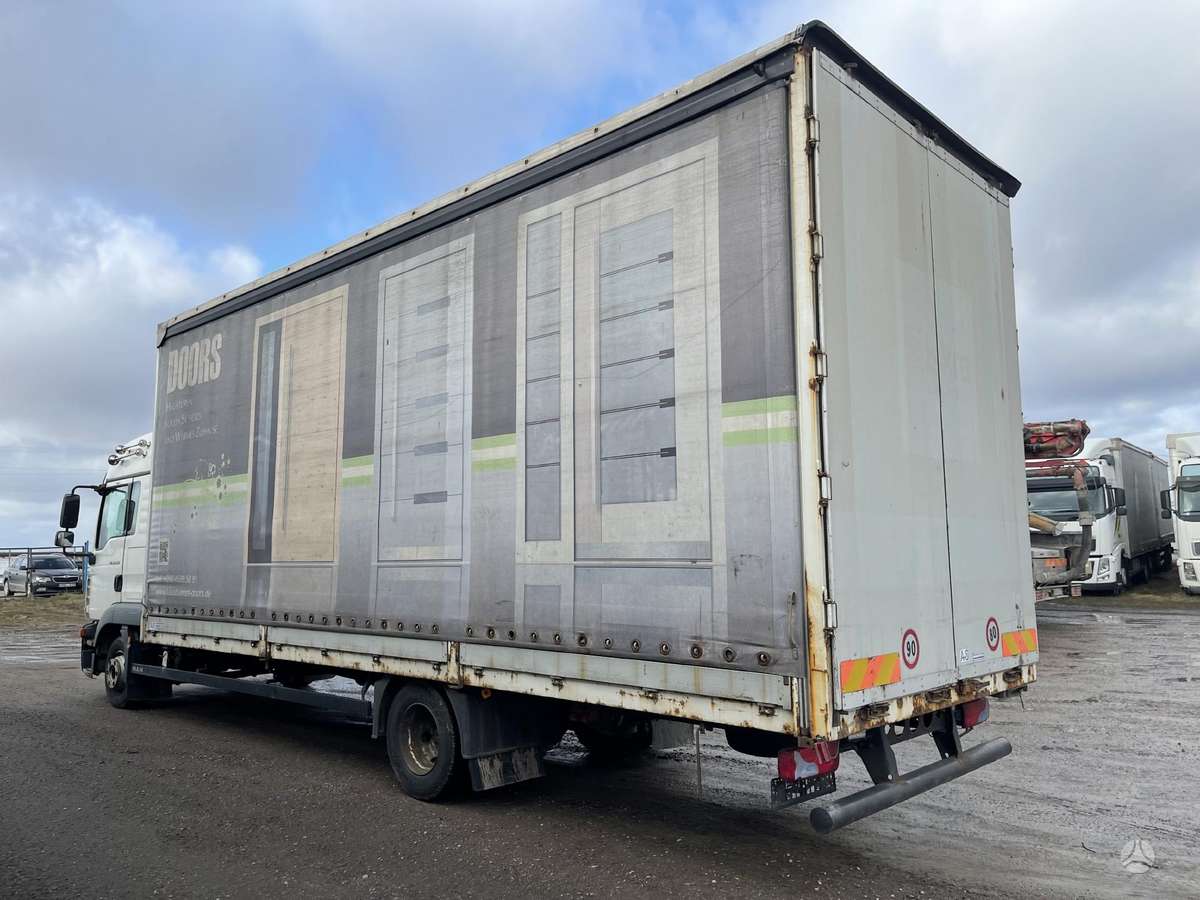 MAN TGL12.250, dropside with curtains