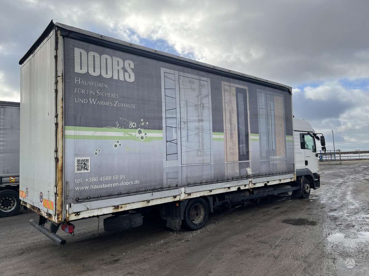 MAN TGL12.250, dropside with curtains