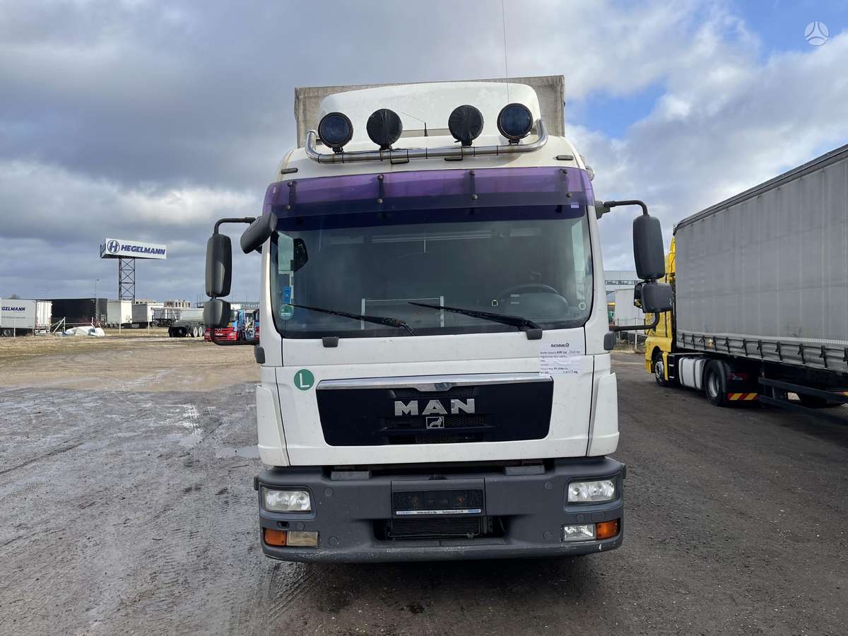 MAN TGL12.250, dropside with curtains