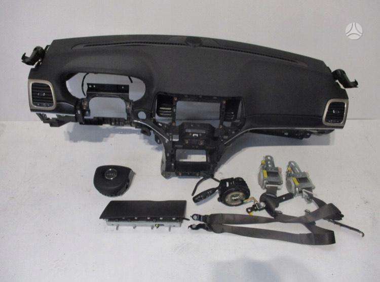 Jeep Grand Cherokee panelė, saugos diržai