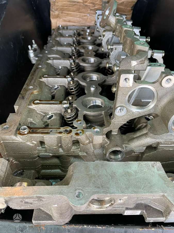 BMW 5 serija, N52B30, cylinder head