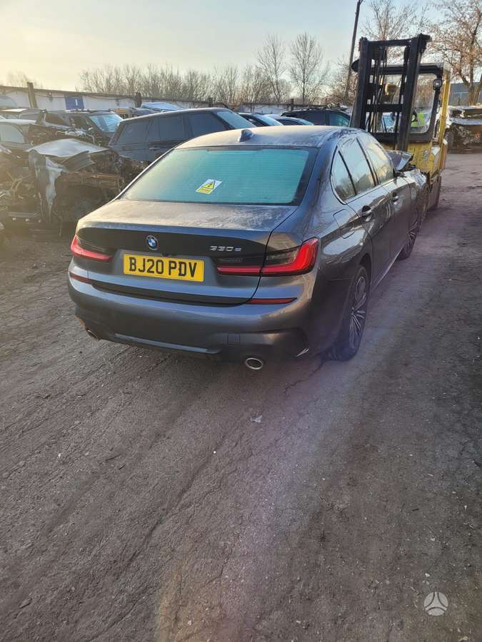 BMW 3 serija dalimis