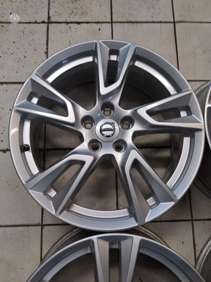 Volvo, light alloy, R18