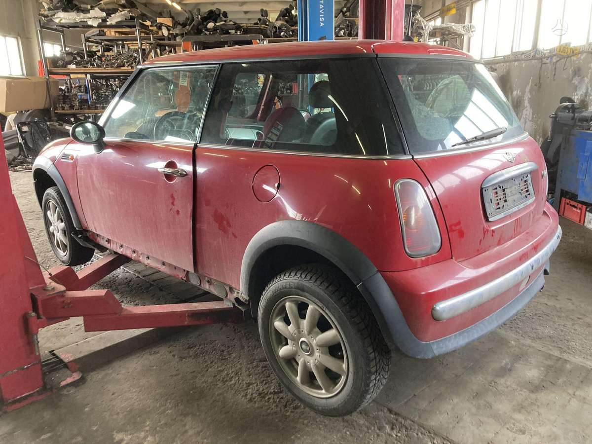 Mini Cooper dalimis