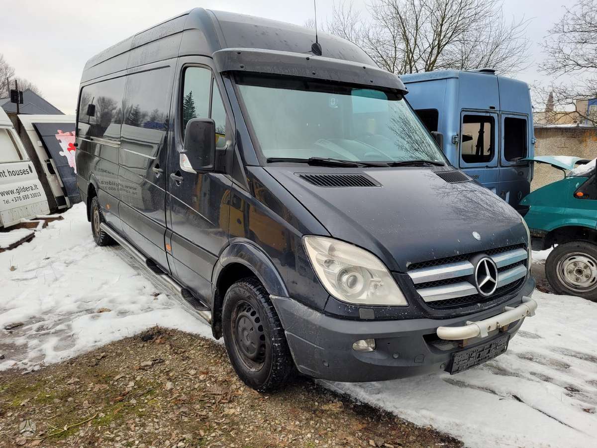Mercedes-Benz Sprinter, preču