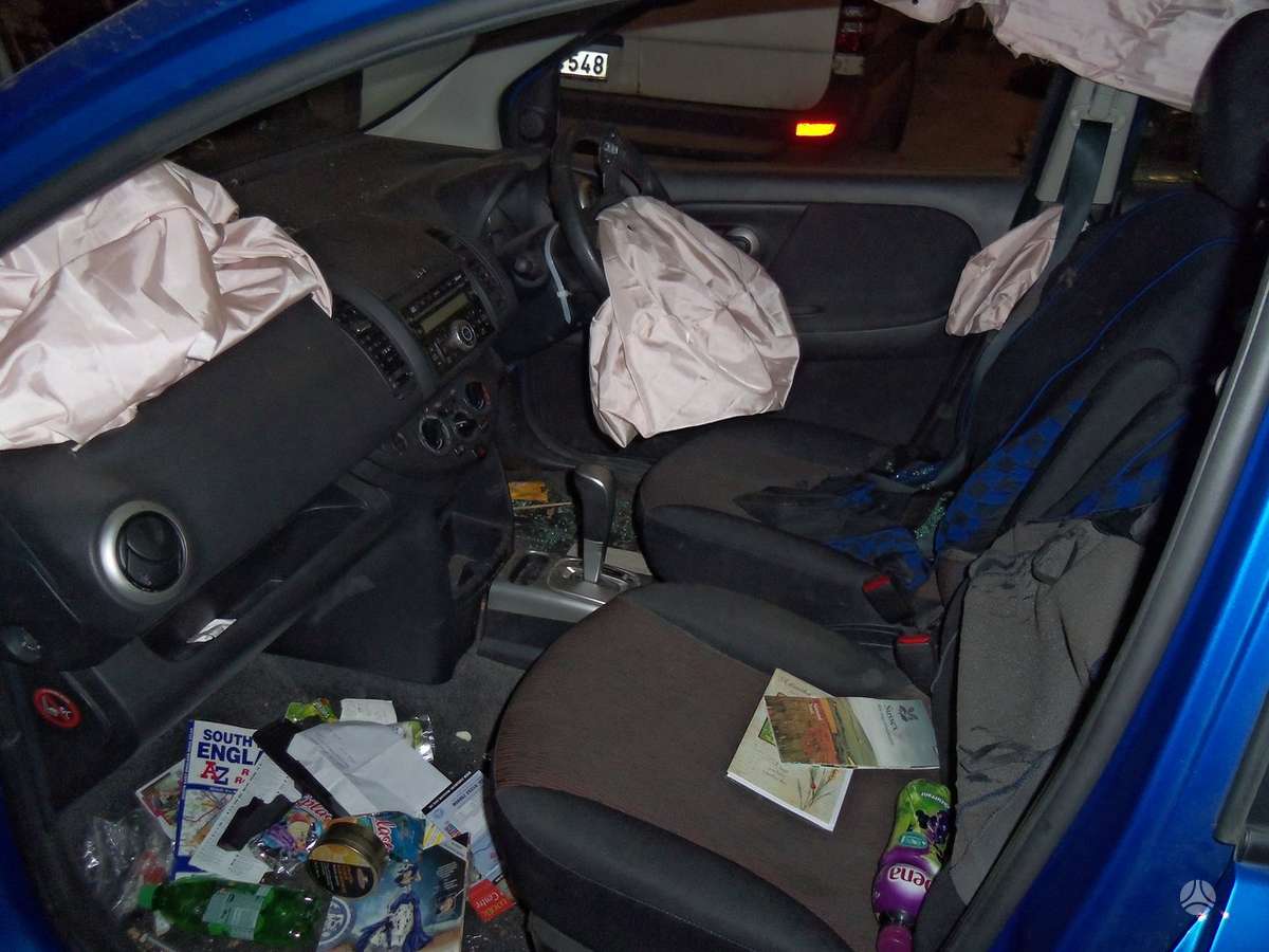 Nissan Note kėbulo dalys