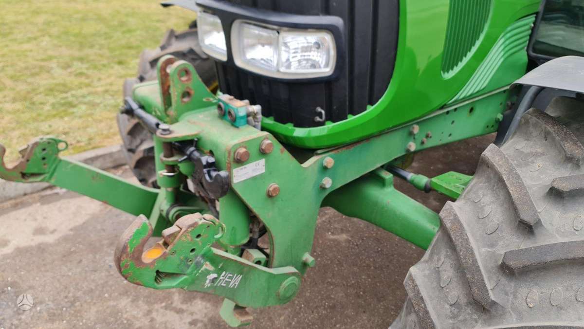 John Deere 5820, traktoriai