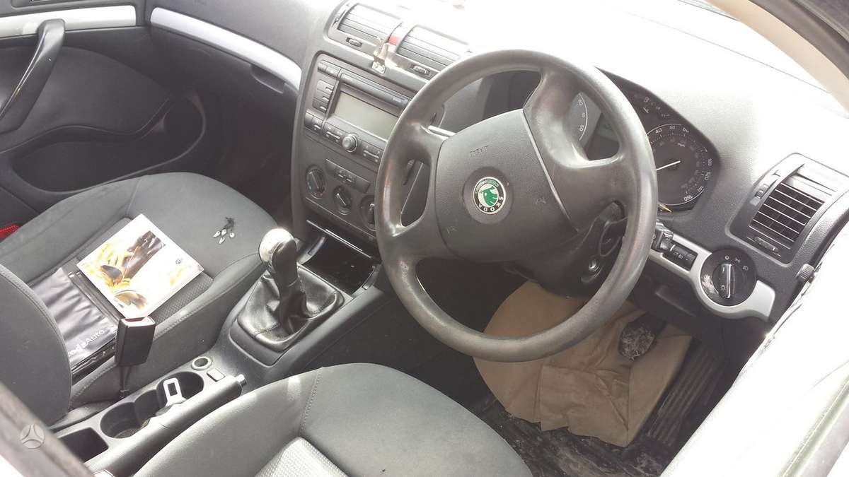 Skoda Octavia Masina dalimis