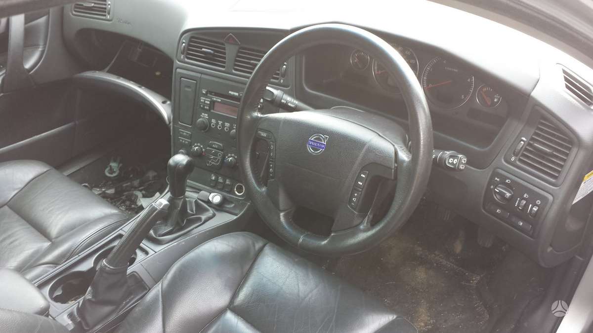 Volvo V70 dalimis