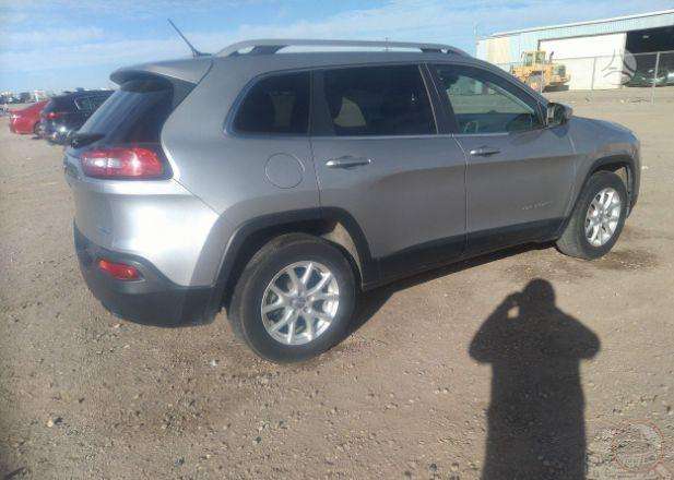 Jeep Cherokee dalimis