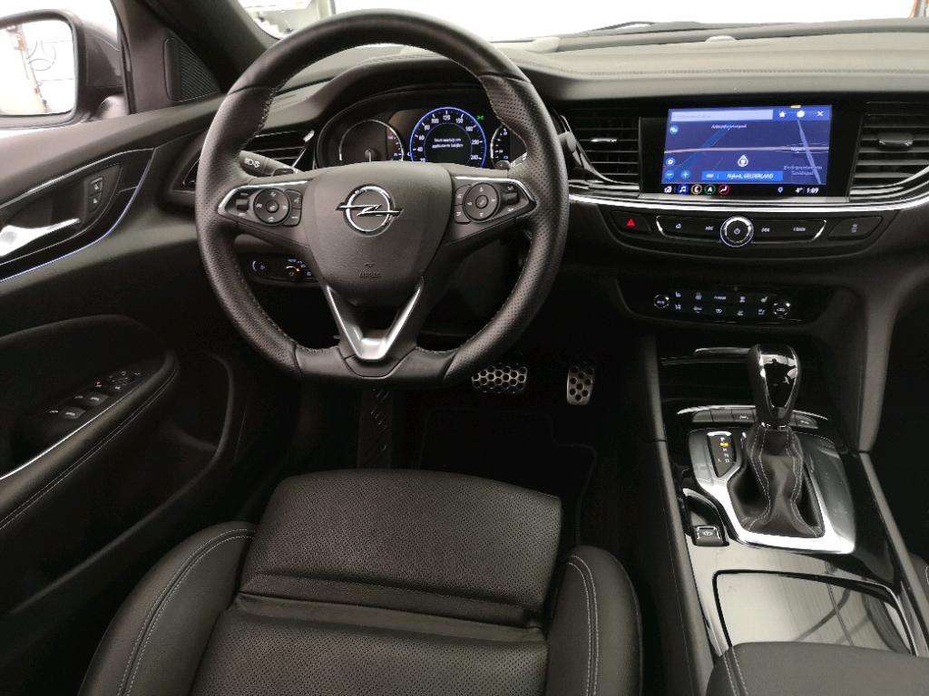 Opel Insignia dalimis