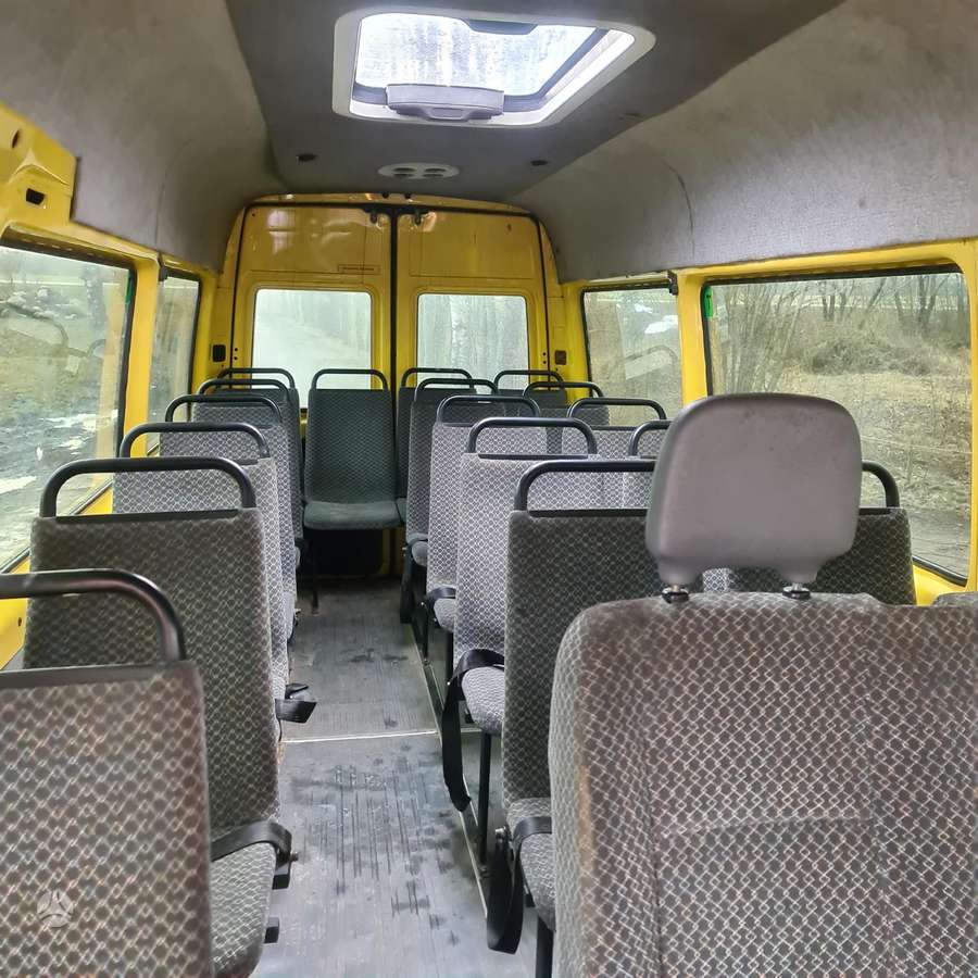 Mercedes-Benz 311, passenger vans