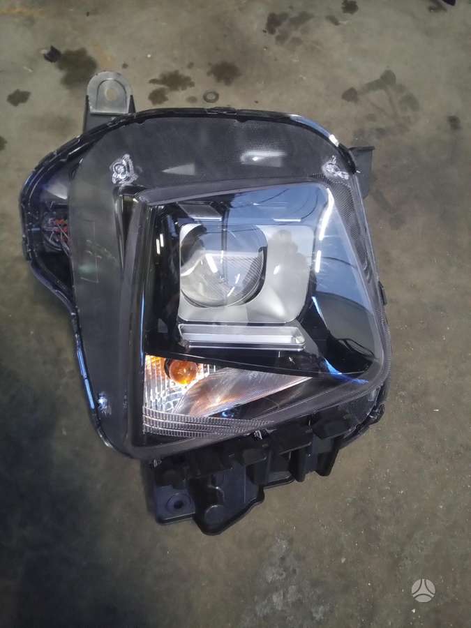 Hyundai Tucson lights, front grill