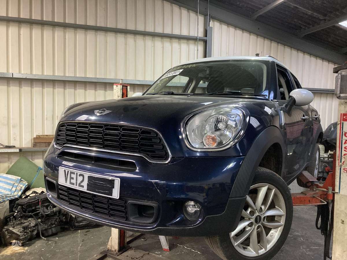 Mini Countryman по частям