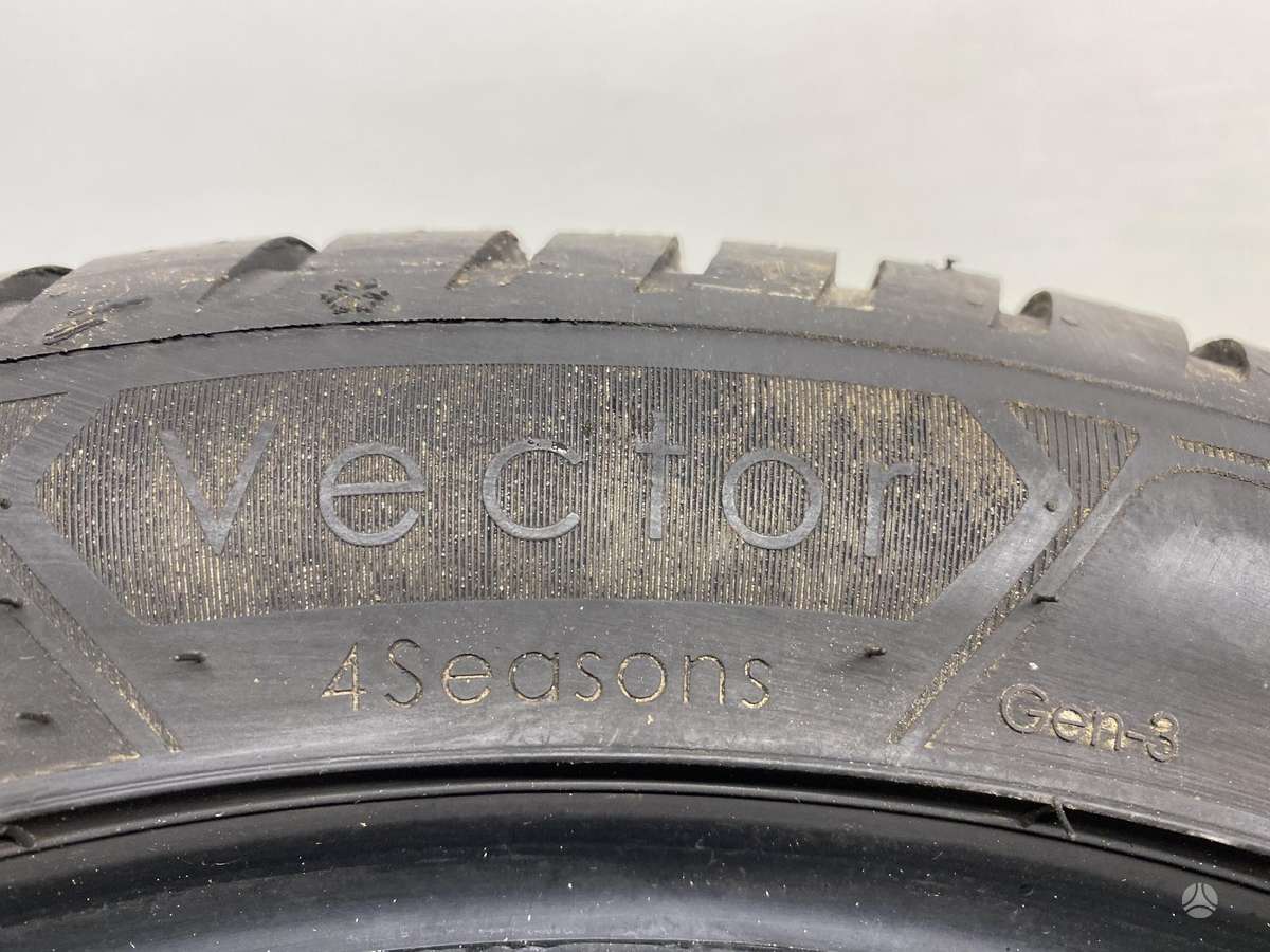 Goodyear Vector4Season Gen3 2024m, всесезонные 225/45 R17