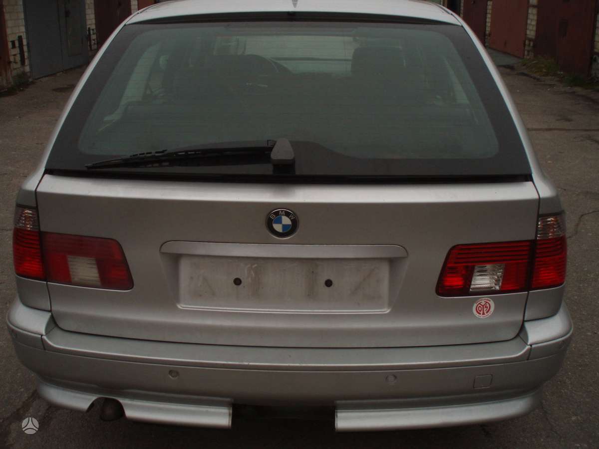 BMW 525 rezerves daļās. Dalimis