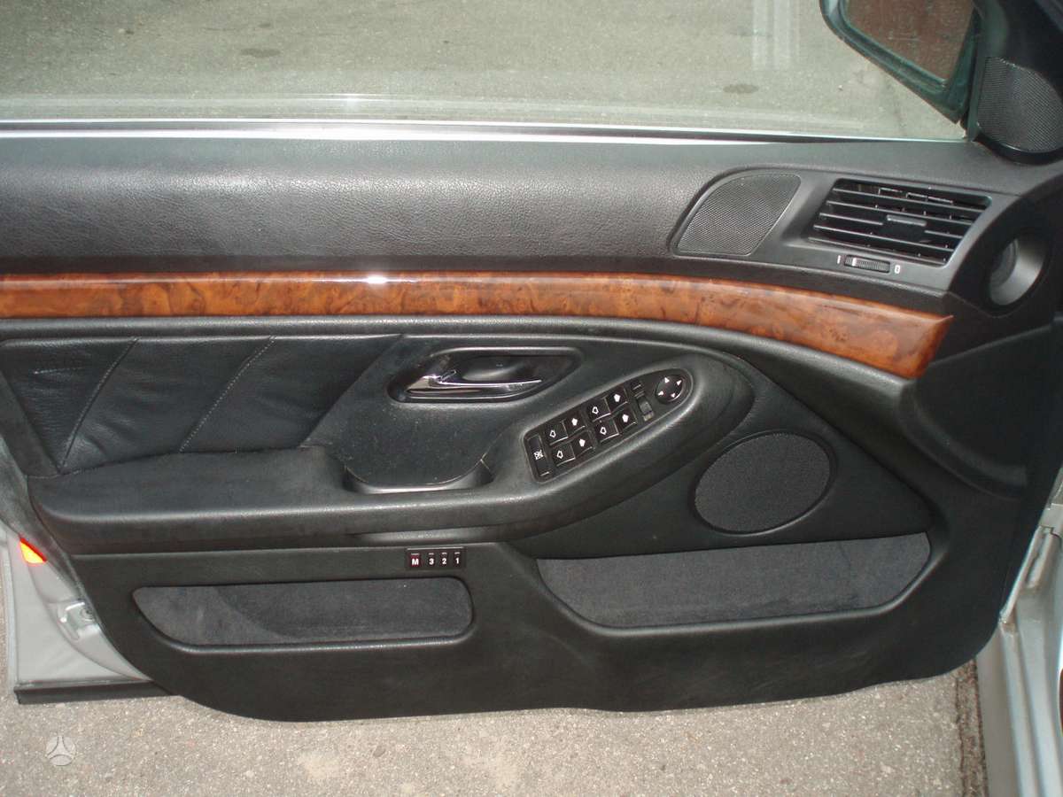 BMW 525 for parts. Dalimis