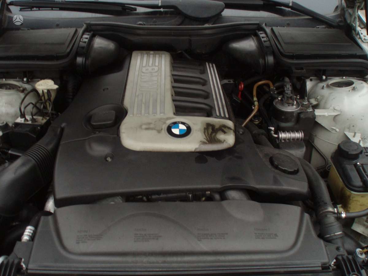 BMW 525 rezerves daļās. Dalimis