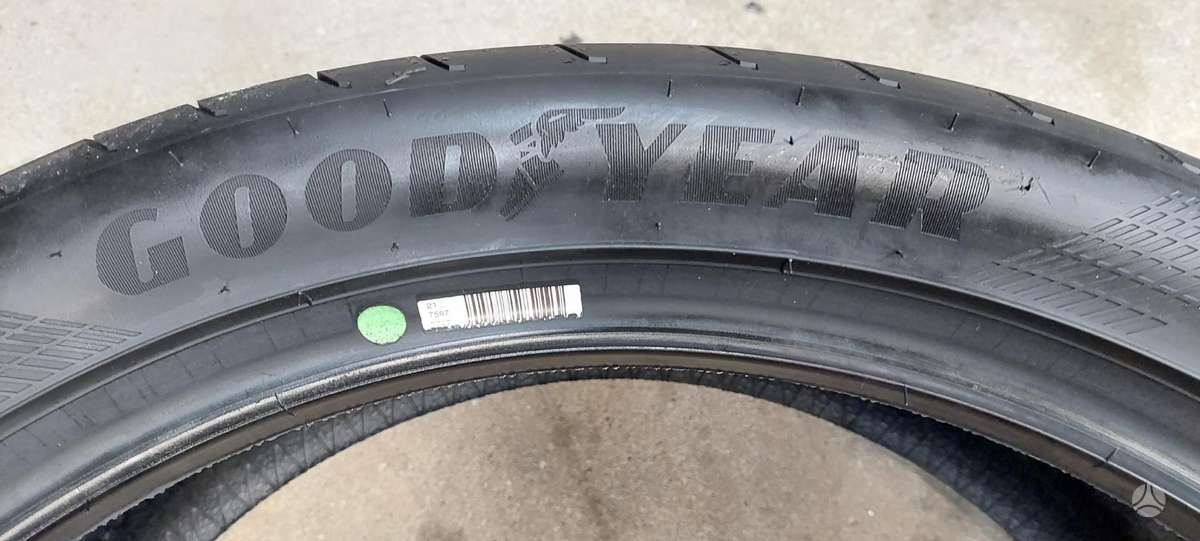 Goodyear, summer 255/40 R21